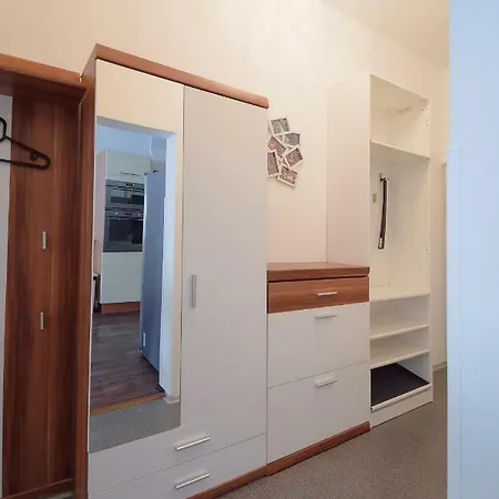 Modern Klimenstka 32 Appartement