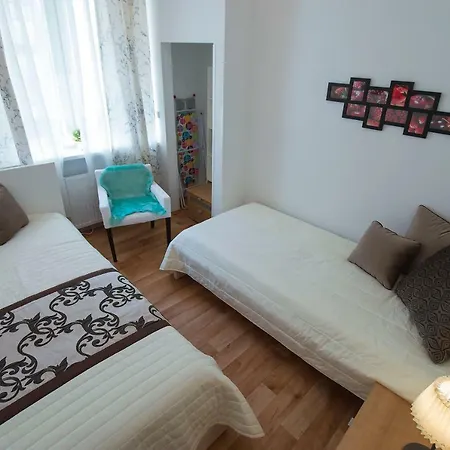 Modern Klimenstka 32 Appartement