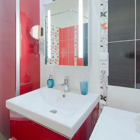 Modern Klimenstka 32 Appartement